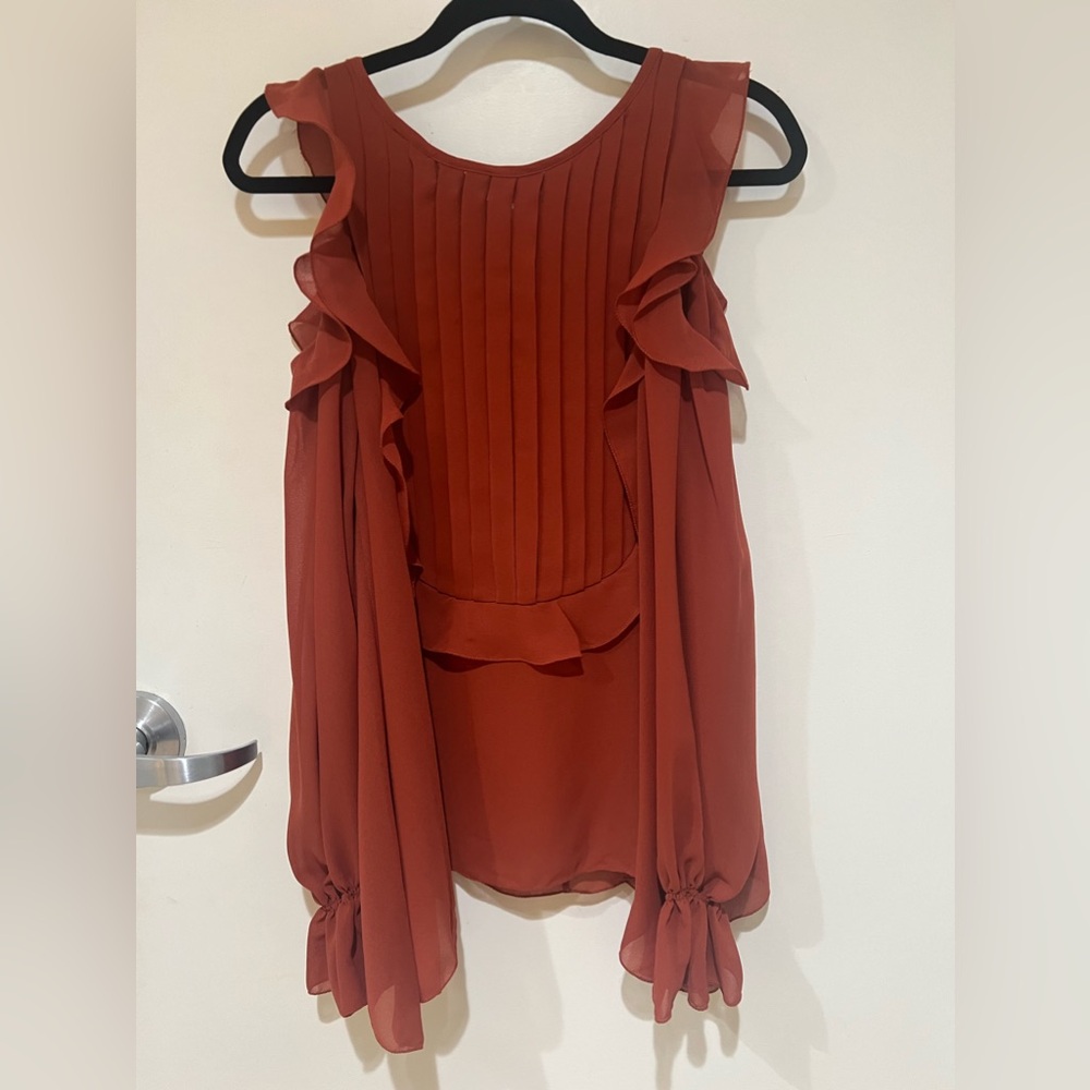 MAX STUDIO Open Shoulder Blouse Size S
